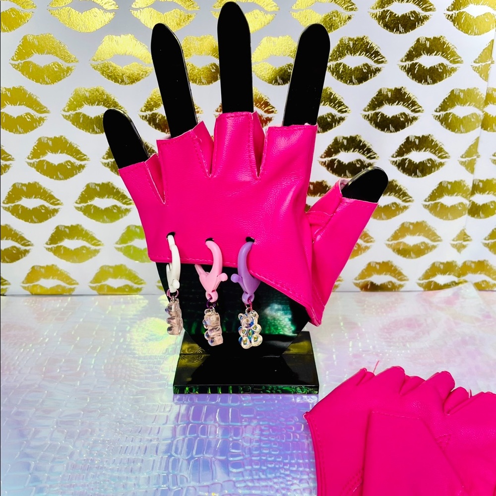 Pink gloves